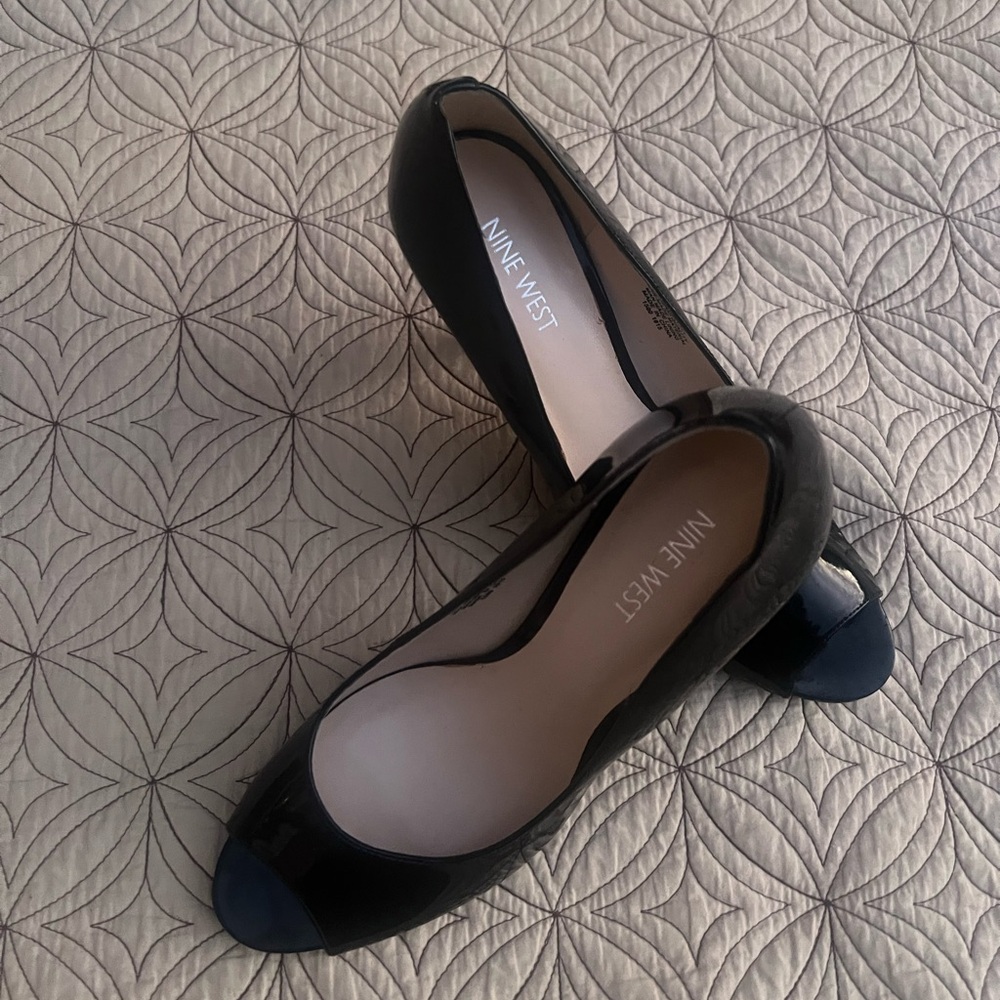 Nine West Glossy Black Peep Toe Heels - Picture 3 of 6